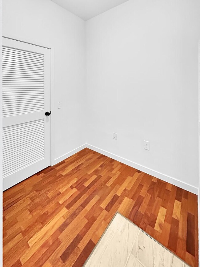 Building Photo - 1Bd/1Ba Kirkland Condo
