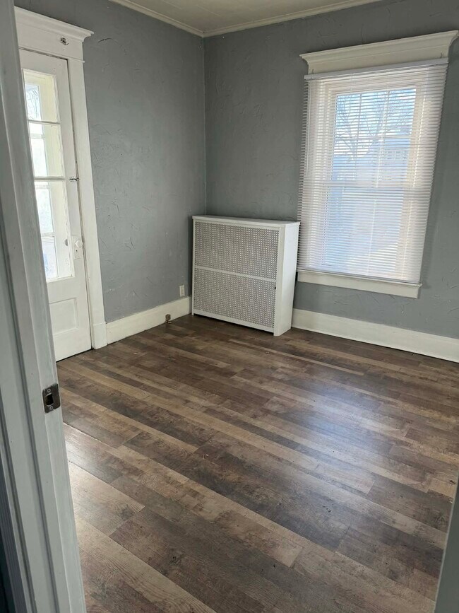 Dormitorio 2 - 1843 Hertel Ave