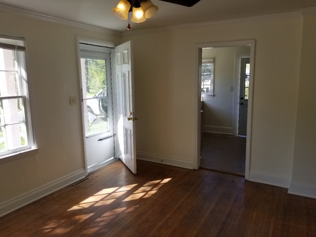 Den - 2931 Westfield Rd