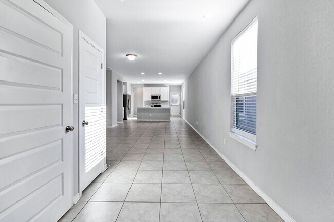 Building Photo - 216 Syrah Ct