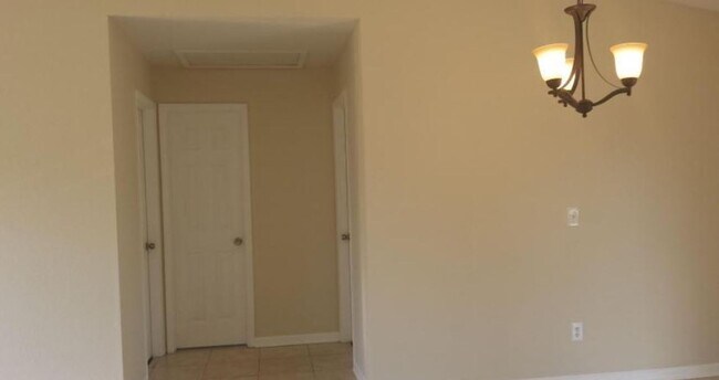 Foto del edificio - 3/2 with pool for rent