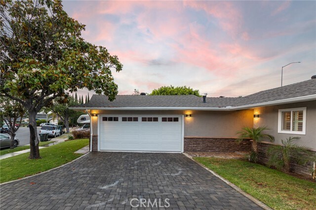 Foto del edificio - 484 Traverse Dr