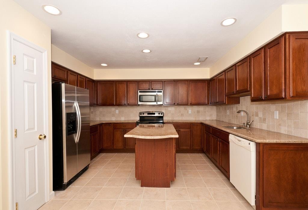 Foto principal - 90 Foxwood Dr