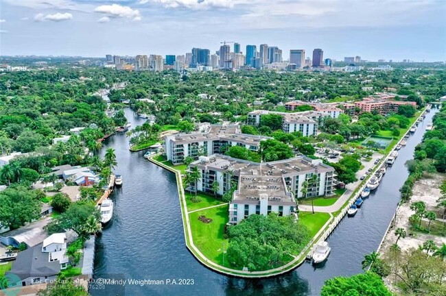 Foto del edificio - 1000 River Reach Dr