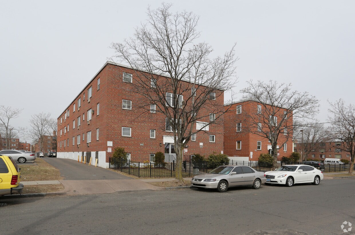 Building Photo - 79 Sumner St