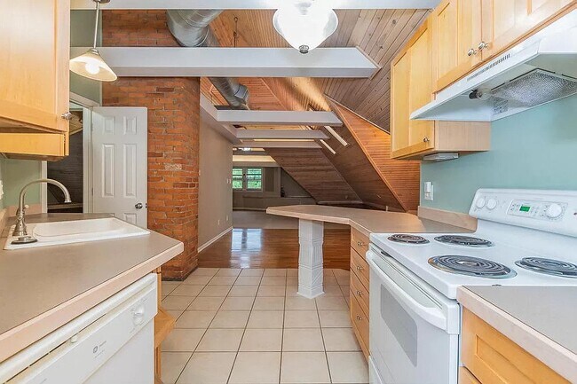 Kitchen and main area from entrance - 218 Woodward Ave