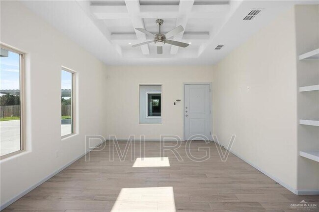 Foto del edificio - 1001 W La Pointe Ave