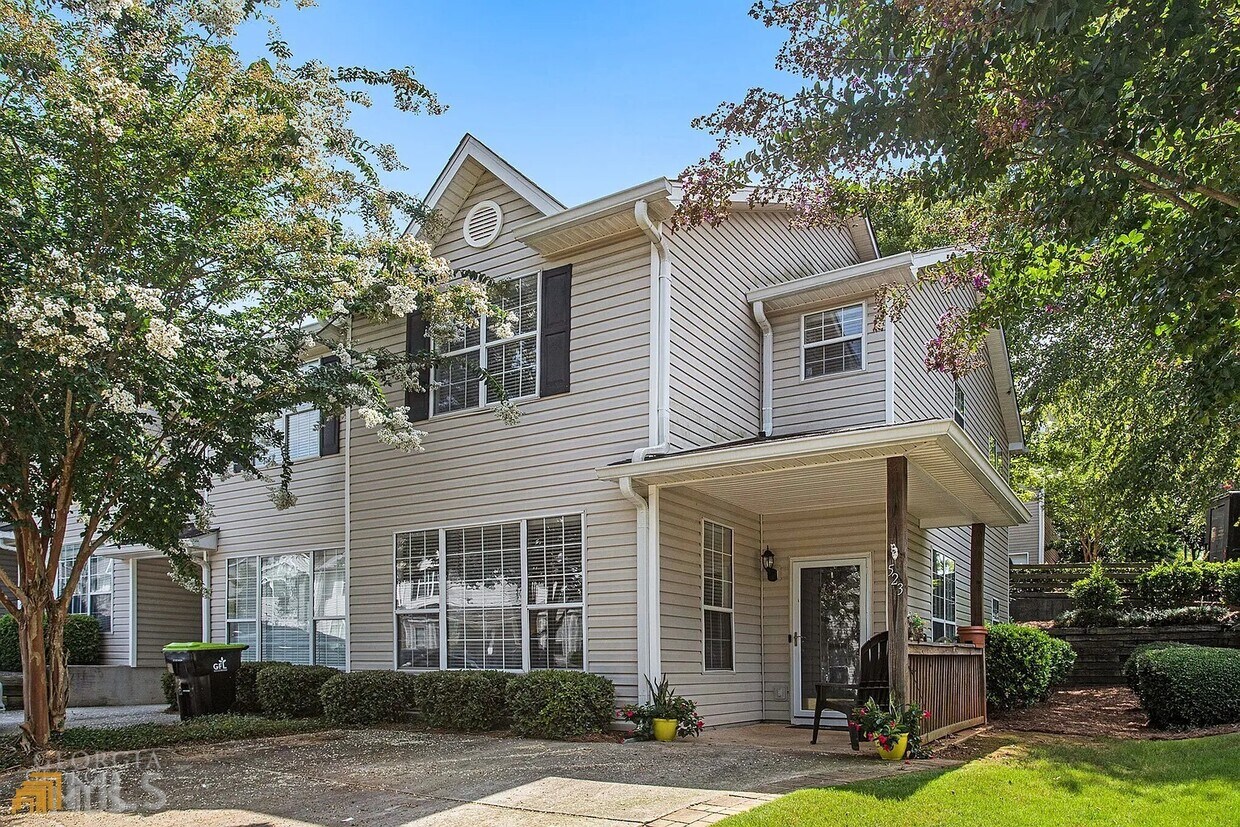 Primary Photo - 523 Rosewood Ln