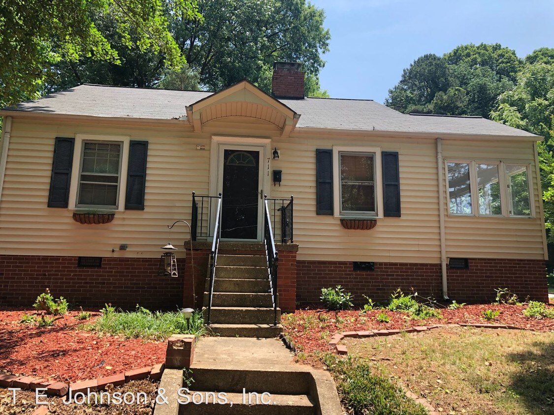 Primary Photo - 3 br, 1 bath House - 711 Cliffside Terrace