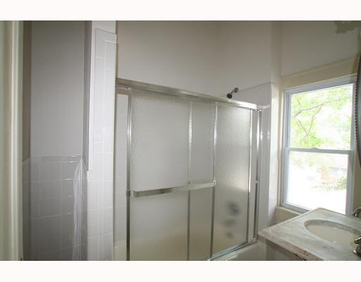  - 401-403 E Duffy St