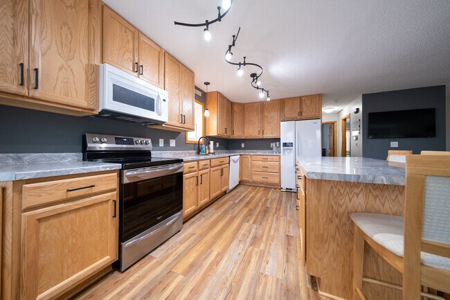 Building Photo - 15635 Hallmark Path