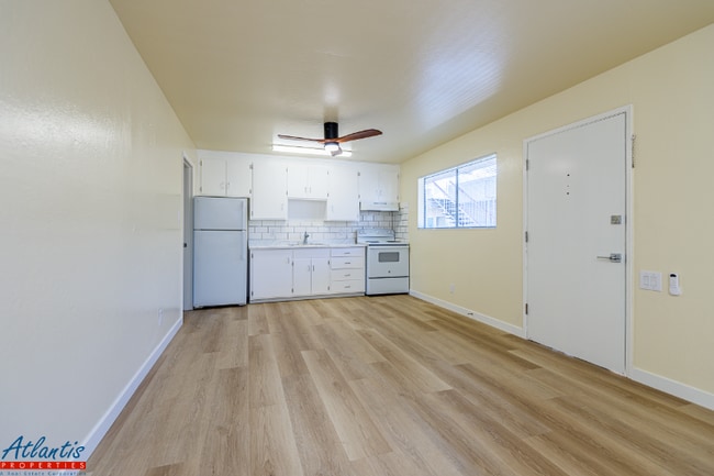 Building Photo - 555 S 10th St