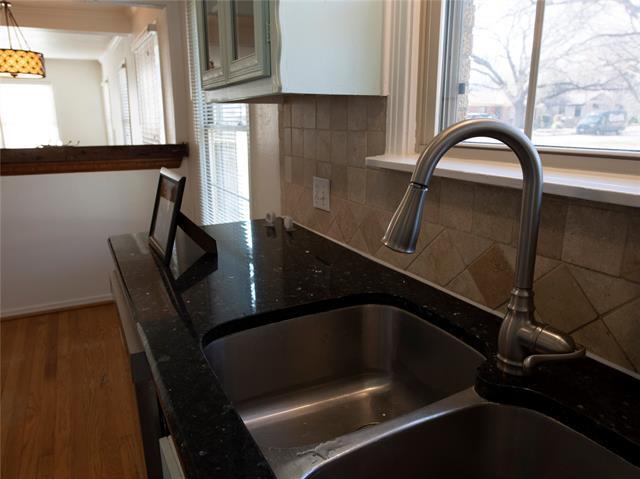 Building Photo - 552 Brookhurst Dr