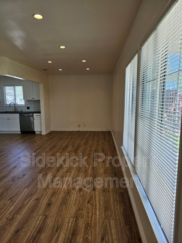 Foto del edificio - 14115 Oval Dr