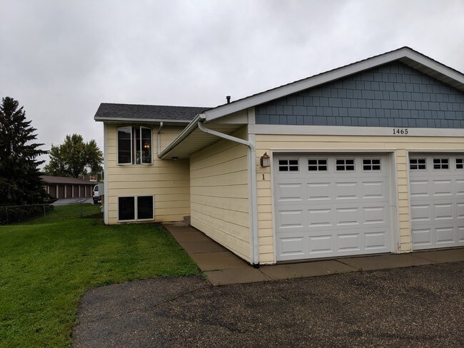 Foto del edificio - 1465 Whispering Ct