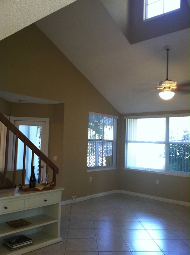 Open floor plan - 3594 SW Sunset Trace Cir