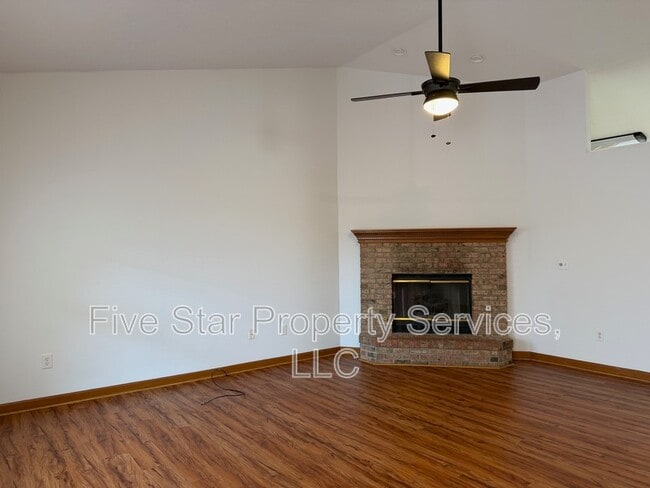 Foto del edificio - 5101 Dove Dr