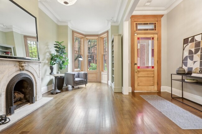 Building Photo - 254 4th St