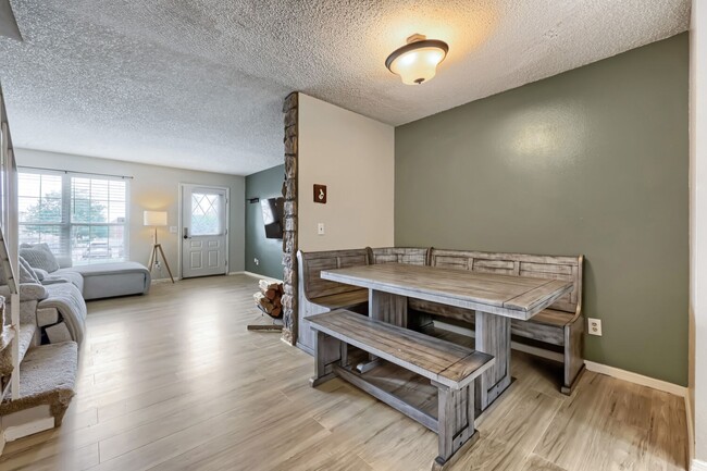 Building Photo - Modern Living in Aurora – Fully Updated 2BR Townhome with Reserved Parking and Pool!
