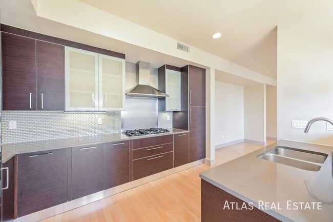 Building Photo - 3420 W 32nd Ave