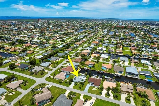 Building Photo - 5036 SW 9th Pl