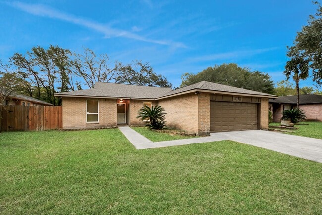 Building Photo - 10711 Forest Leaf Dr