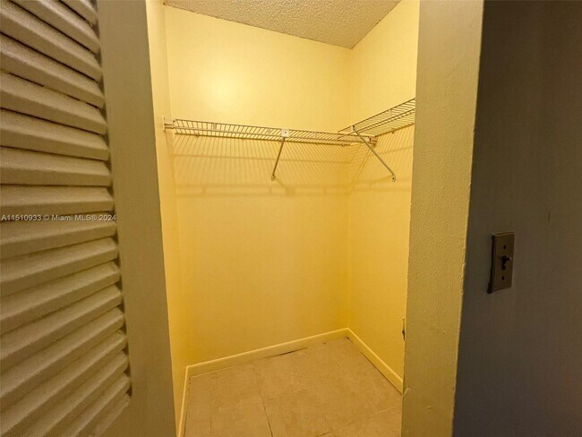 Building Photo - 1440 NW 45th St