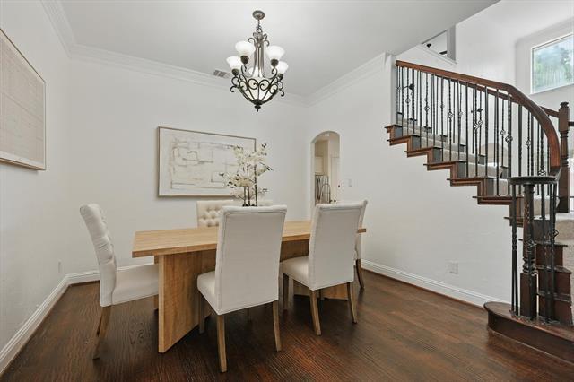 Foto del edificio - 3376 Castlewood Blvd