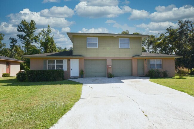 Foto del edificio - 3/2 Half Duplex in N. Lakeland!