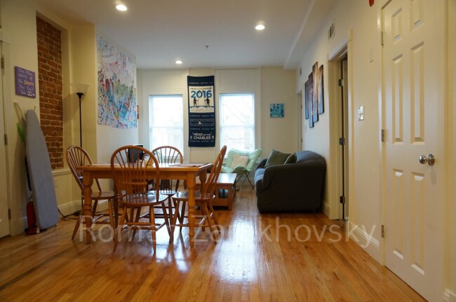 Foto del edificio - 10 Brainerd Rd