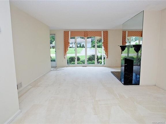 Foto del edificio - 238 Forest Dr