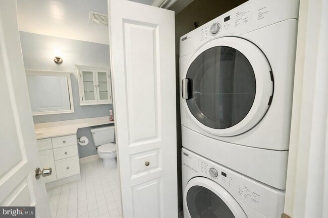 Foto del edificio - 5575 Seminary Rd