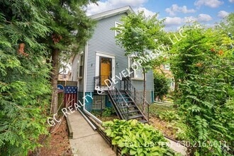 Building Photo - 314 Custer Ave