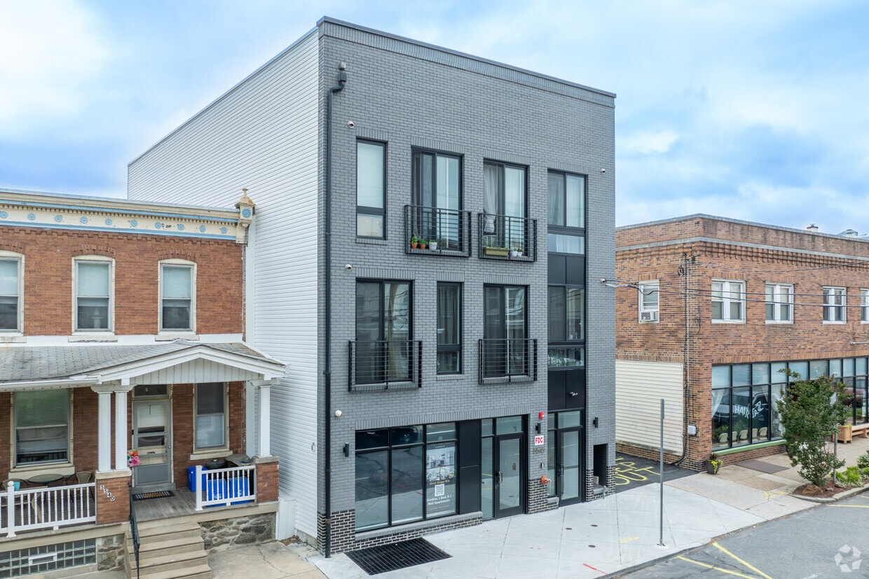 5542-5544 Ridge Ave Philadelphia, PA 19128 - 5542 Ridge Flats