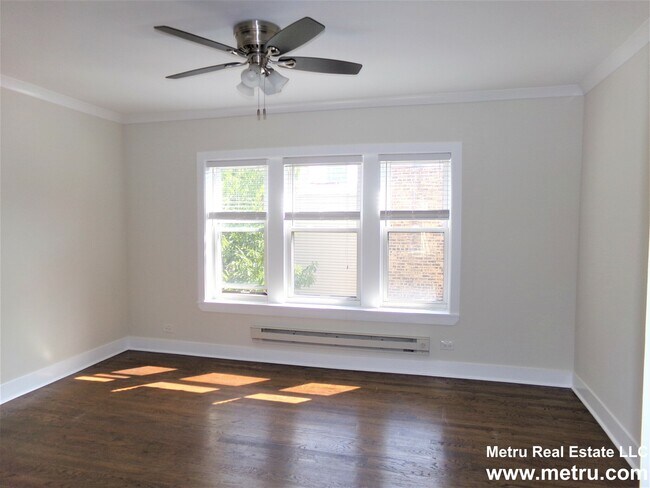 Foto del edificio - 648 W Roscoe St