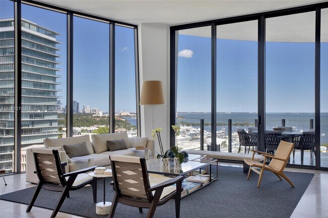 Foto del edificio - 2811 S Bayshore Dr