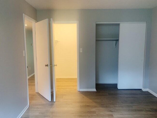 Foto del edificio - 6542 Murray Rd