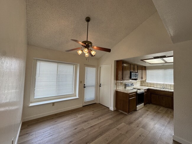 Building Photo - 3917 Jerome Way