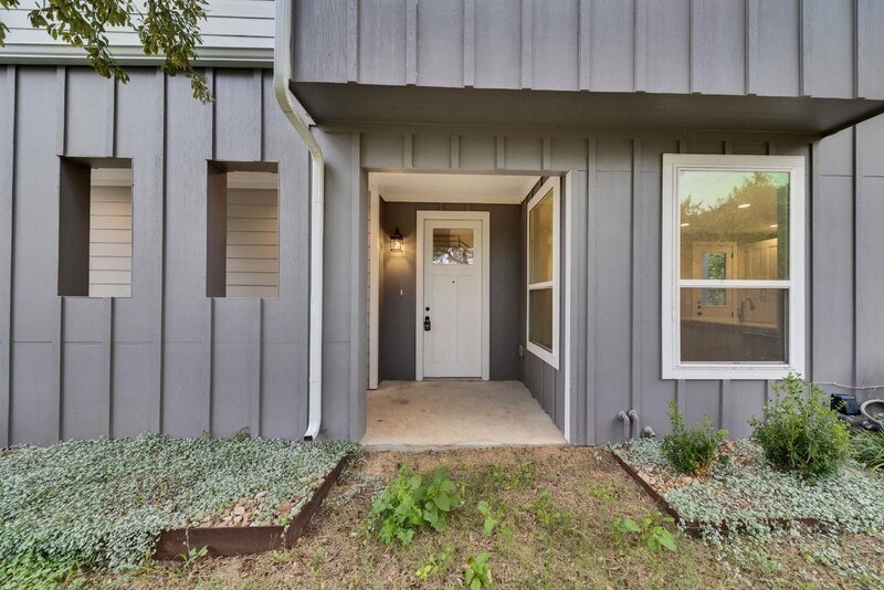 Primary Photo - 6716 Mira Loma Ln
