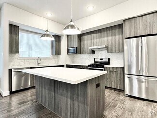Building Photo - 5815 Fairdale Ln