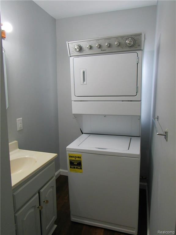 Building Photo - 415 Laprairie St