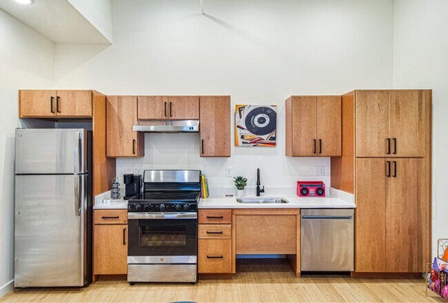 Fully stocked kitchen - 625 E Main St