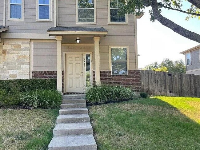 Foto del edificio - 13908 Harris Ridge Blvd