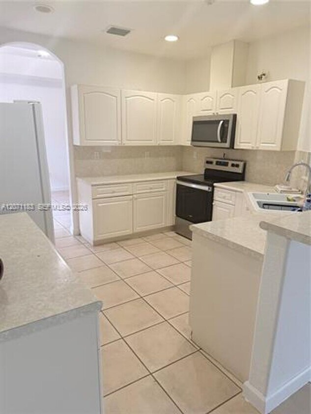 Building Photo - 14918 SW 15th Ln