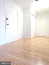 Building Photo - 6137 Leesburg Pike