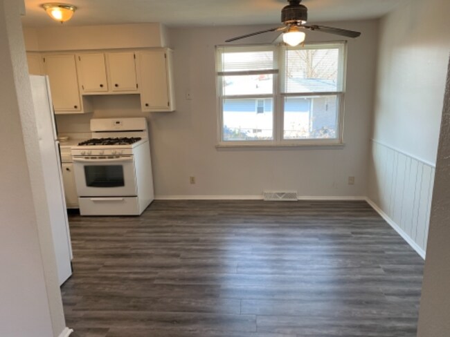 Foto del edificio - 301 Georgia Pkwy