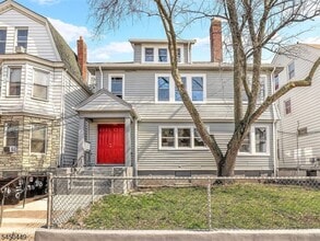 Building Photo - 918 Grove St