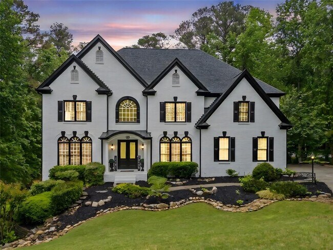 Building Photo - 882 Hallbrook Ln