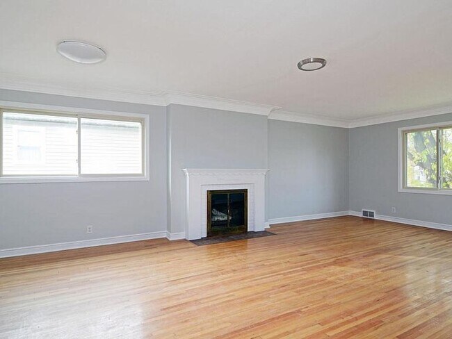 Building Photo - 5531 Nicollet Ave