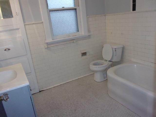 Bathroom - 1262 W 10th St